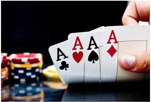 Một bộ Poker sẽ bao gồm những gì?